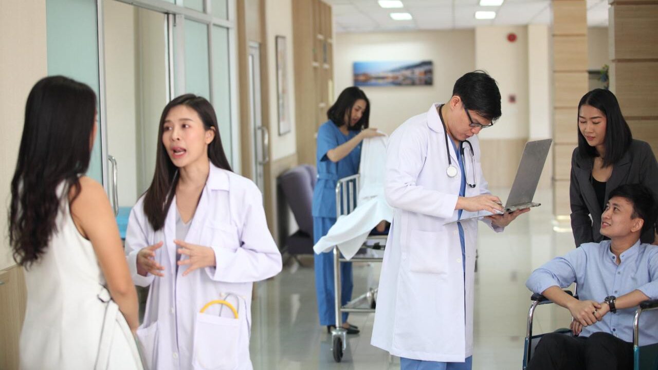 ปัญหาระบบ EMR ที่แก้ได้ด้วย MediCore
